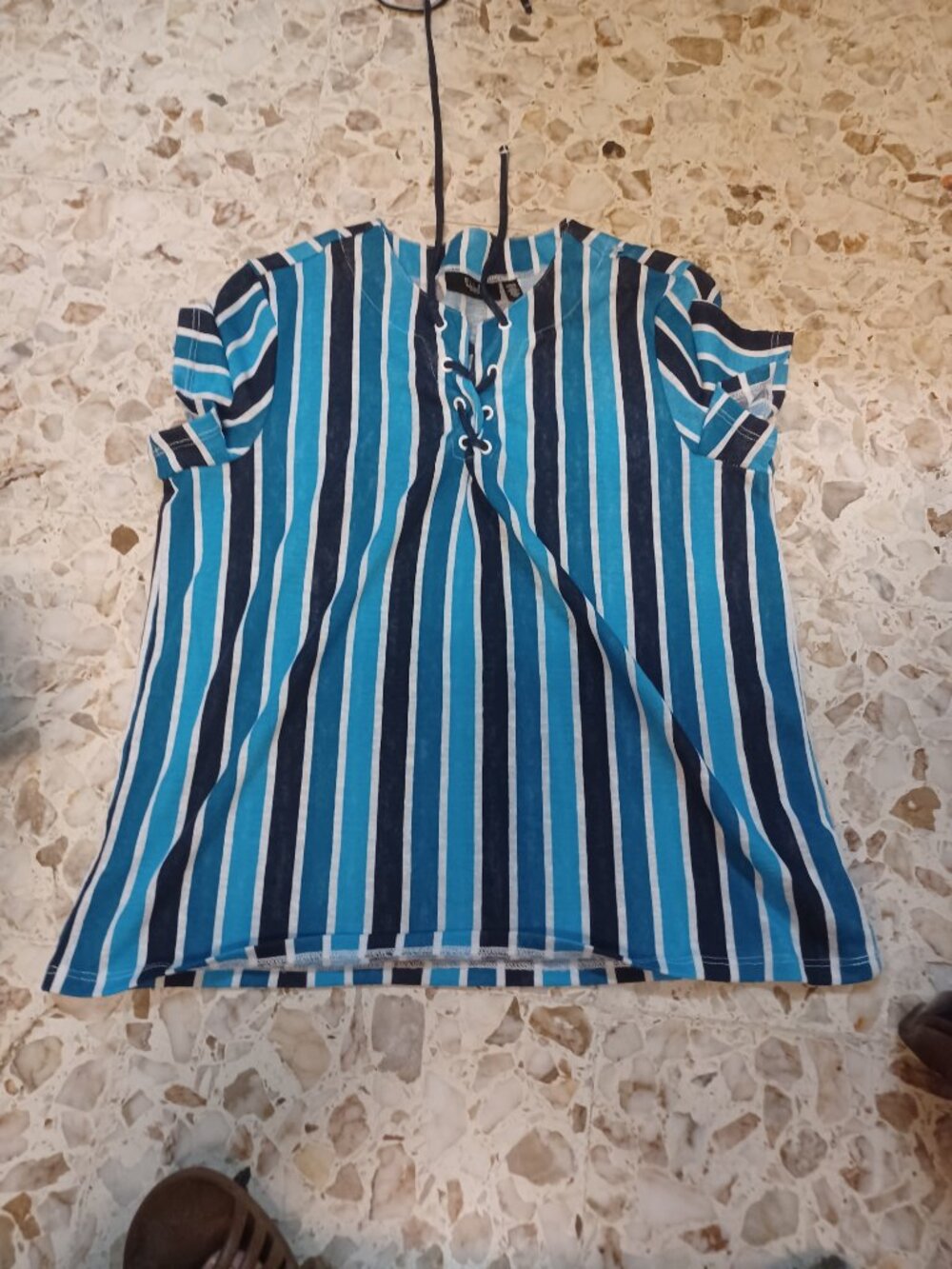 Ella Junior Women's Short Sleeve NWOT Pull-Over Top L Blue & Black Stripes